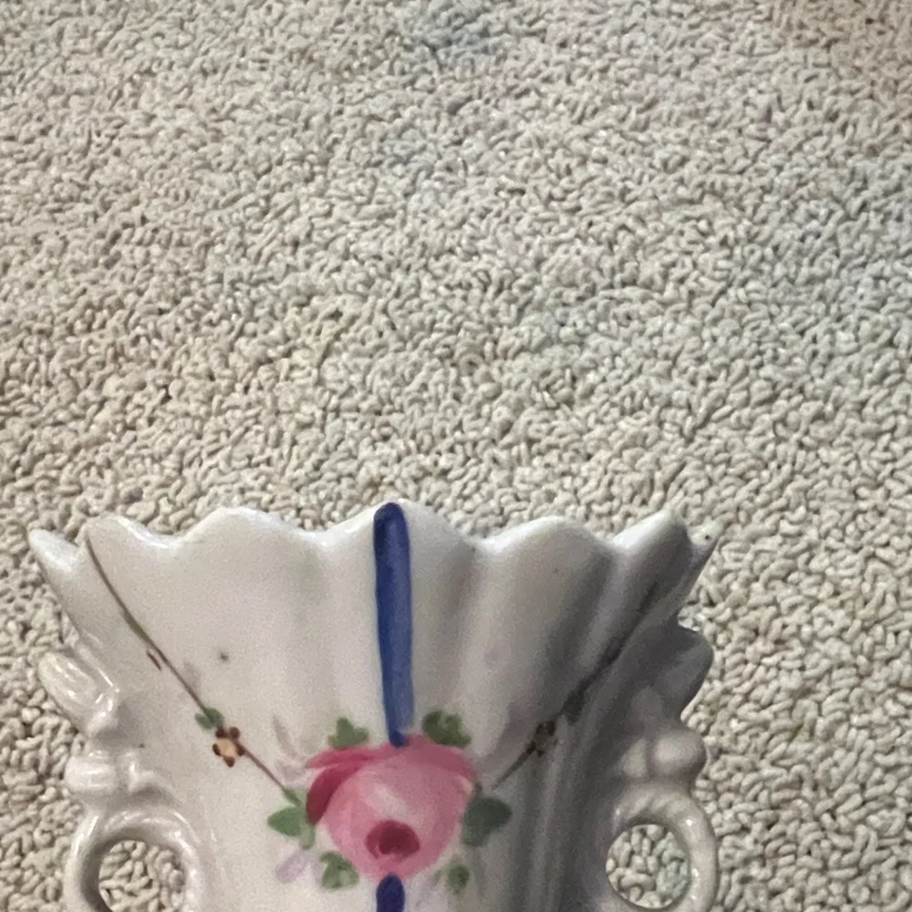 1822 Denim White and Blue Floral mini Vase